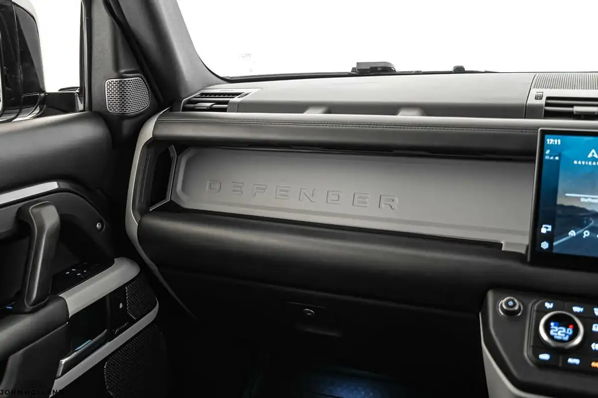 2021-land-rover-110-defender-30-d300-hard-top-hse-110-big-17