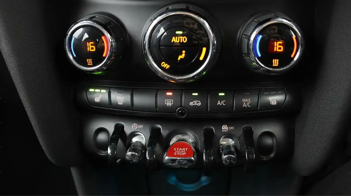 2020-mini-countryman-15-cooper-classic-big-11