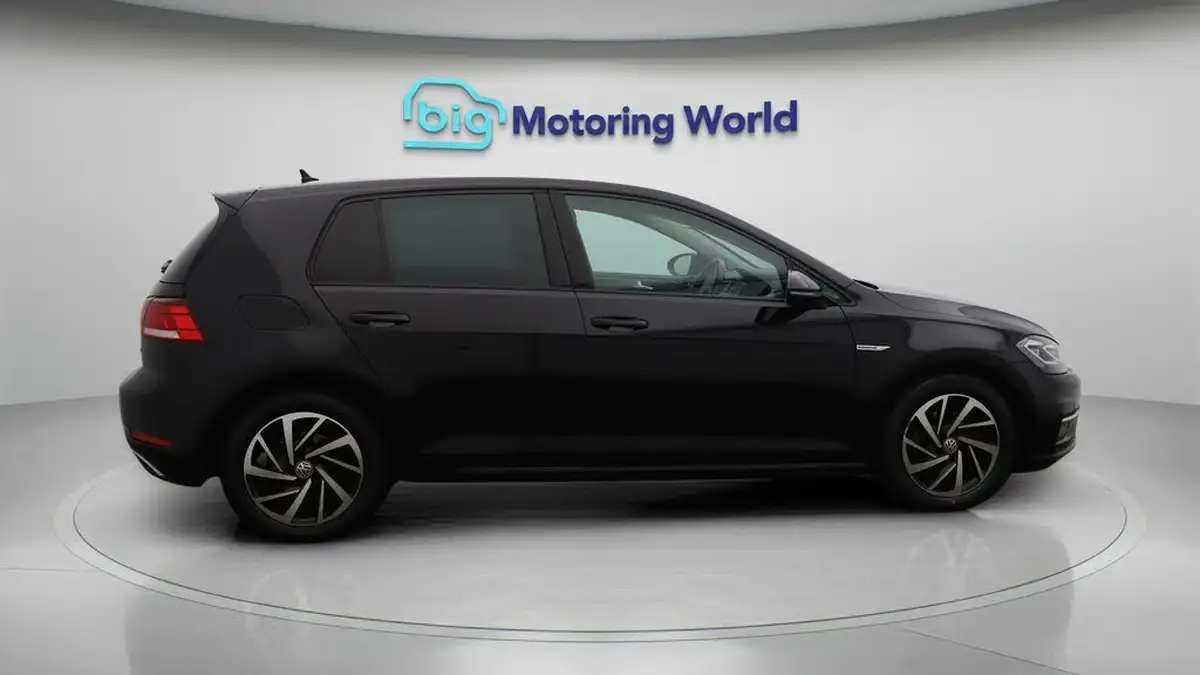 2020-volkswagen-golf-15-tsi-match-edition-130ps-hatchback-big-8