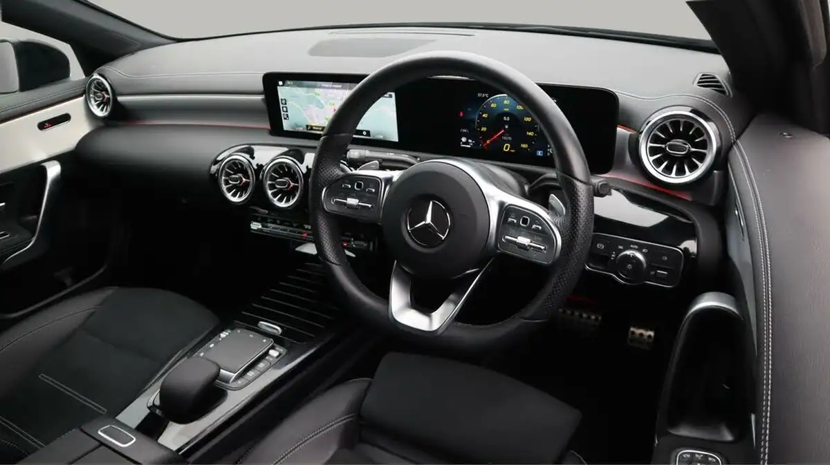 2022-mercedes-benz-a-class-13-a180-amg-line-executive-edition-saloon-4d-7g-dct-big-9