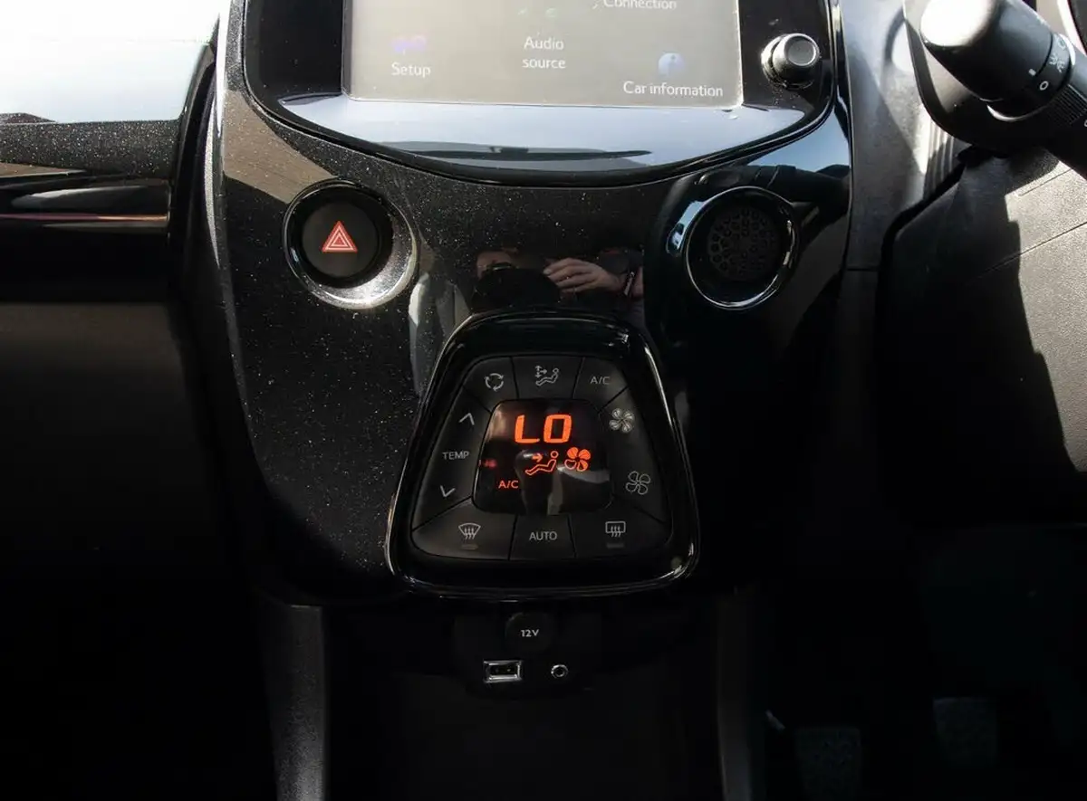 2017-toyota-aygo-10-vvt-i-x-press-71bhp-big-30