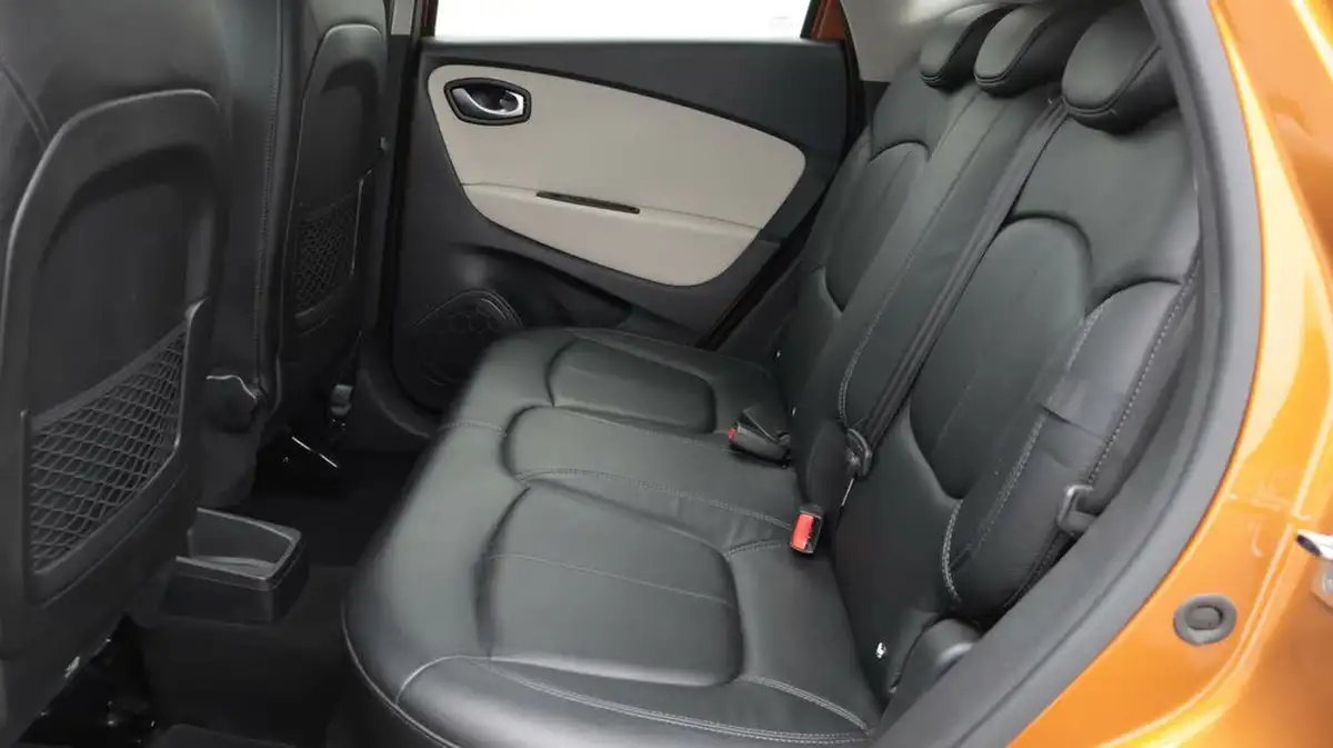 2019-renault-captur-13-tce-gt-line-130bhp-big-16