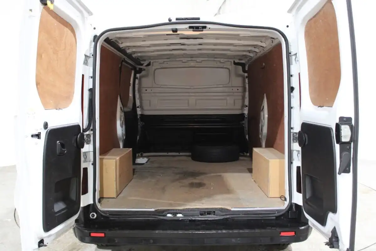 2022-renault-trafic-20dci-ll30-energy-120-business-panel-big-10