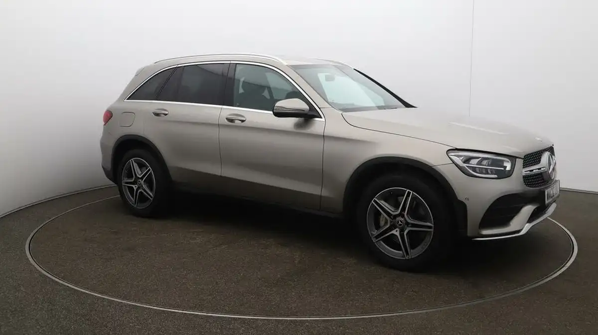 2022-mercedes-benz-glc-class-20d-glc220d-amg-line-195ps-station-wagon-5d-1950cc-4matic-plus-big-38