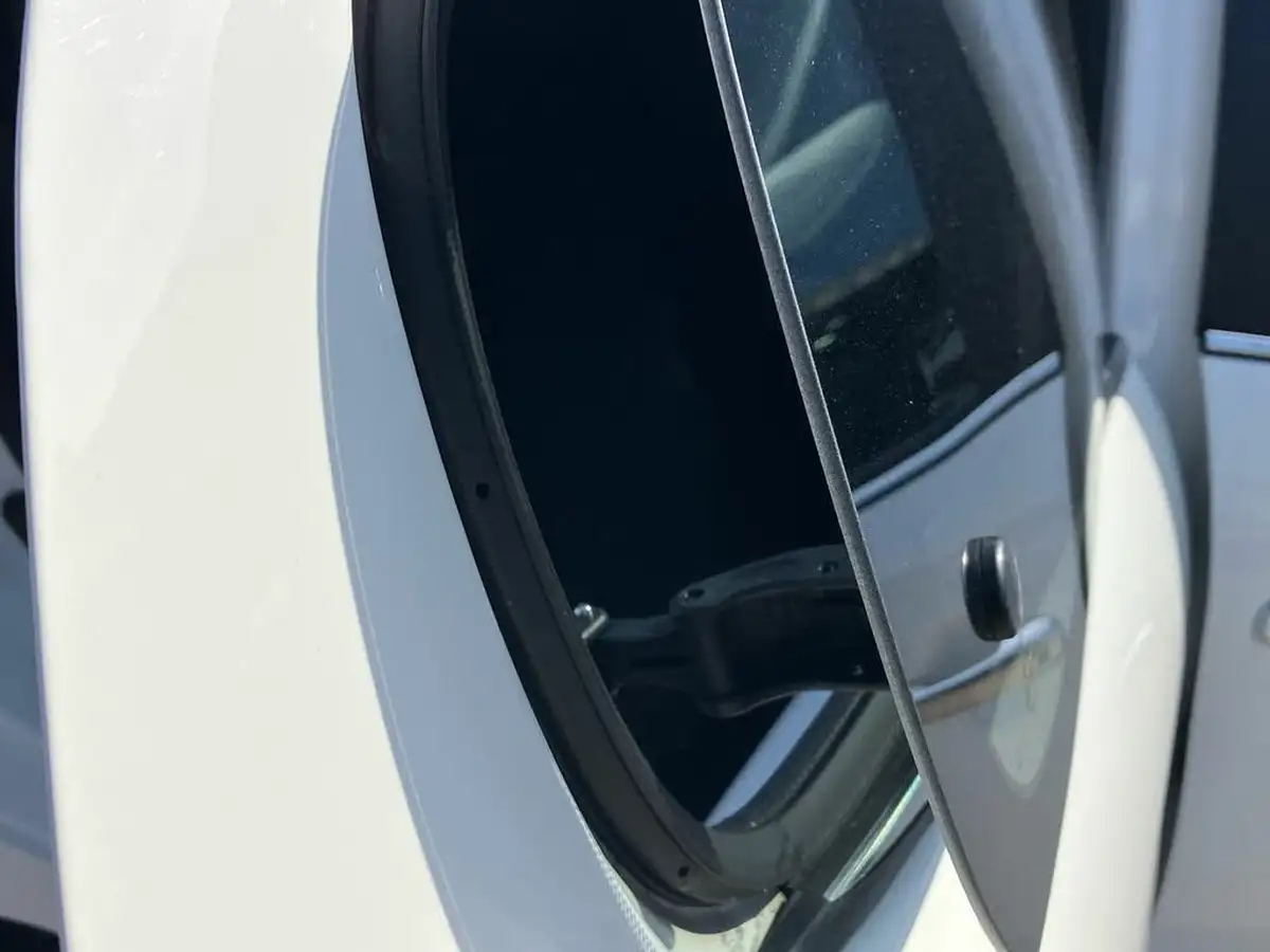 2021-citroen-c1-10-vti-shine-5d-big-34