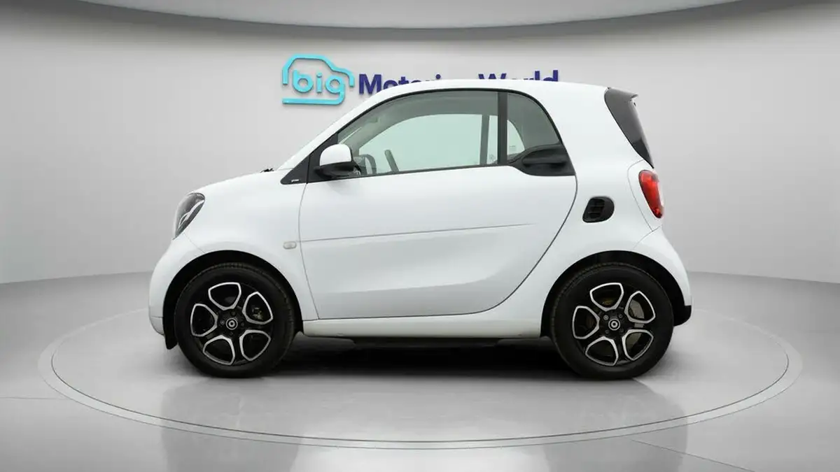 2018-smart-fortwo-e-prime-premium-plus-coupe-big-3