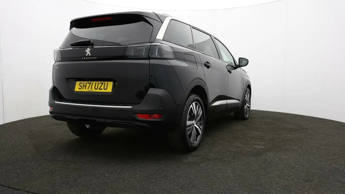 2021-peugeot-5008-suv-12-puretech-allure-big-76