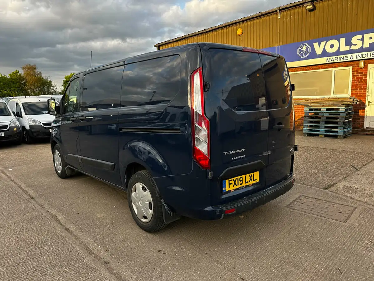 2019-ford-transit-custom-20tdci-320-l1h1-trend-105pseu6-panel-van-big-5