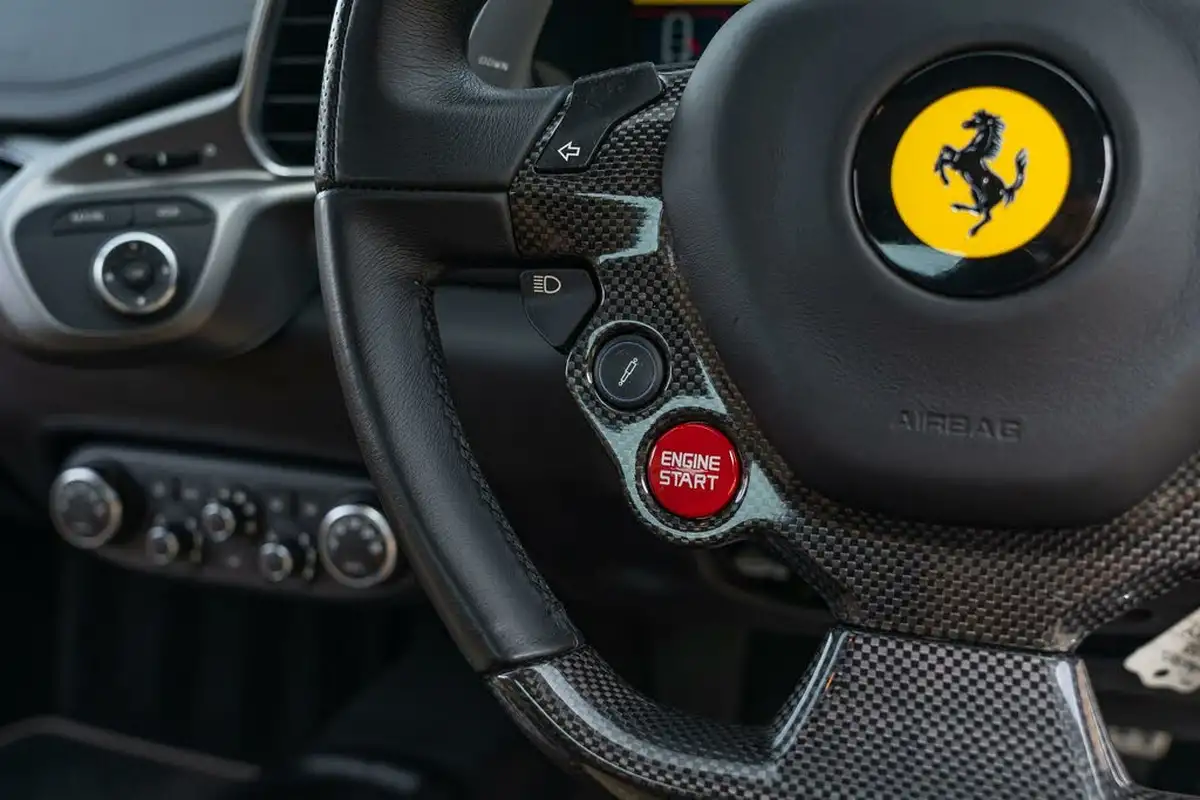 2011-ferrari-458-45-italia-big-48