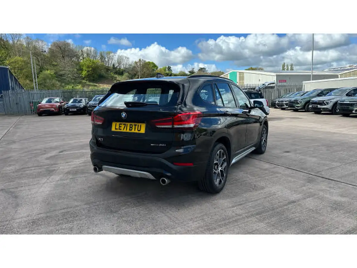 2021-bmw-x1-20-sdrive20i-xline-big-23