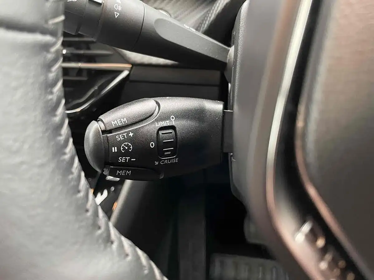 2022-peugeot-208-e-allure-premium-big-31