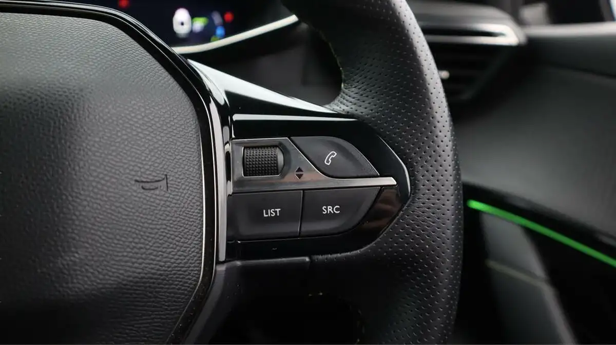 2021-peugeot-208-e-gt-50kwh-big-27