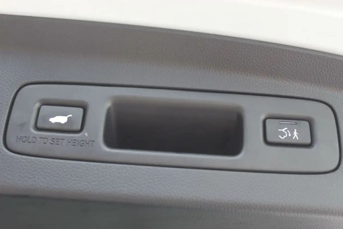 2022-honda-hr-v-15-i-mmd-advance-style-big-9