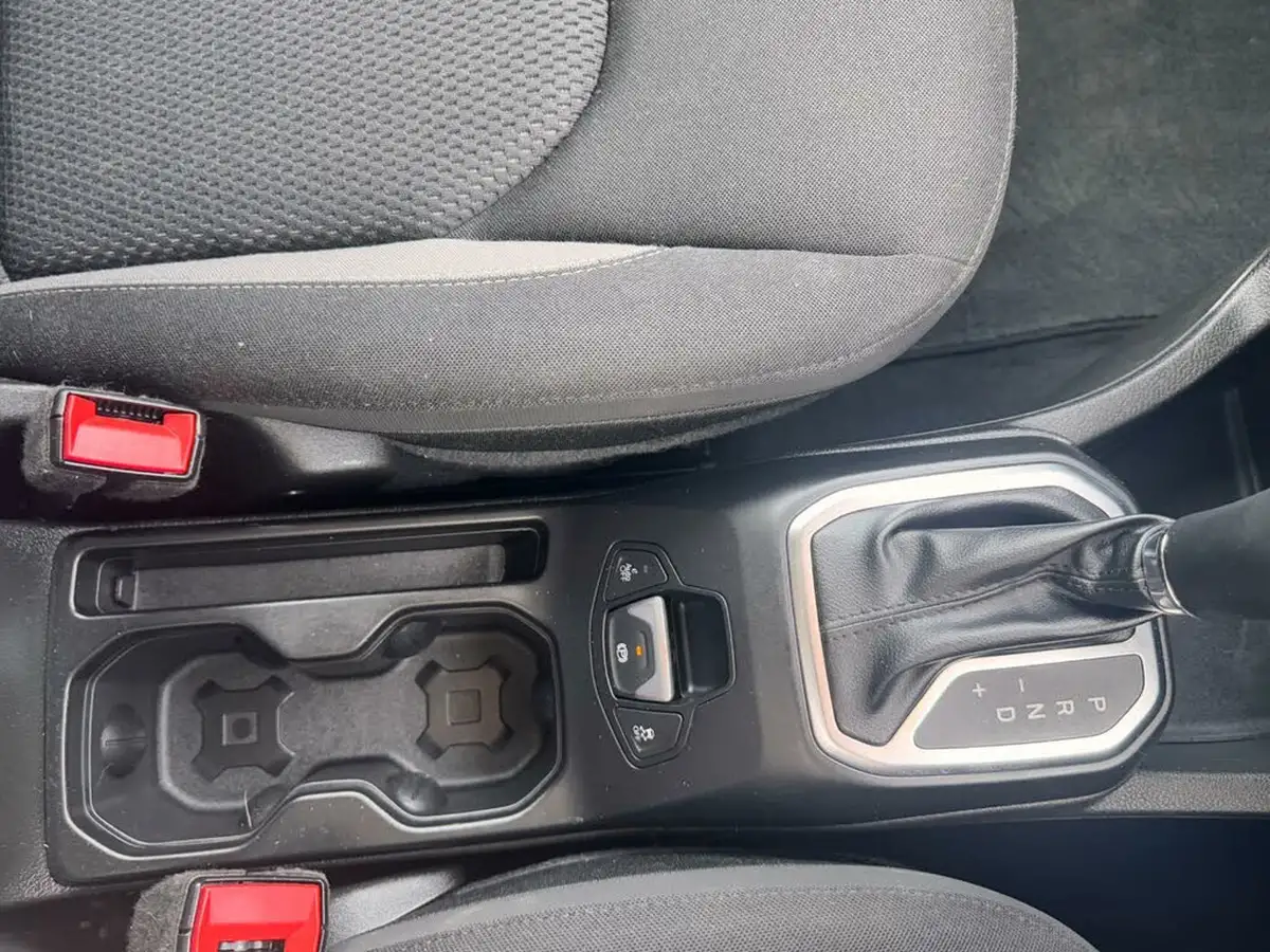 2023-jeep-renegade-15-limited-big-27