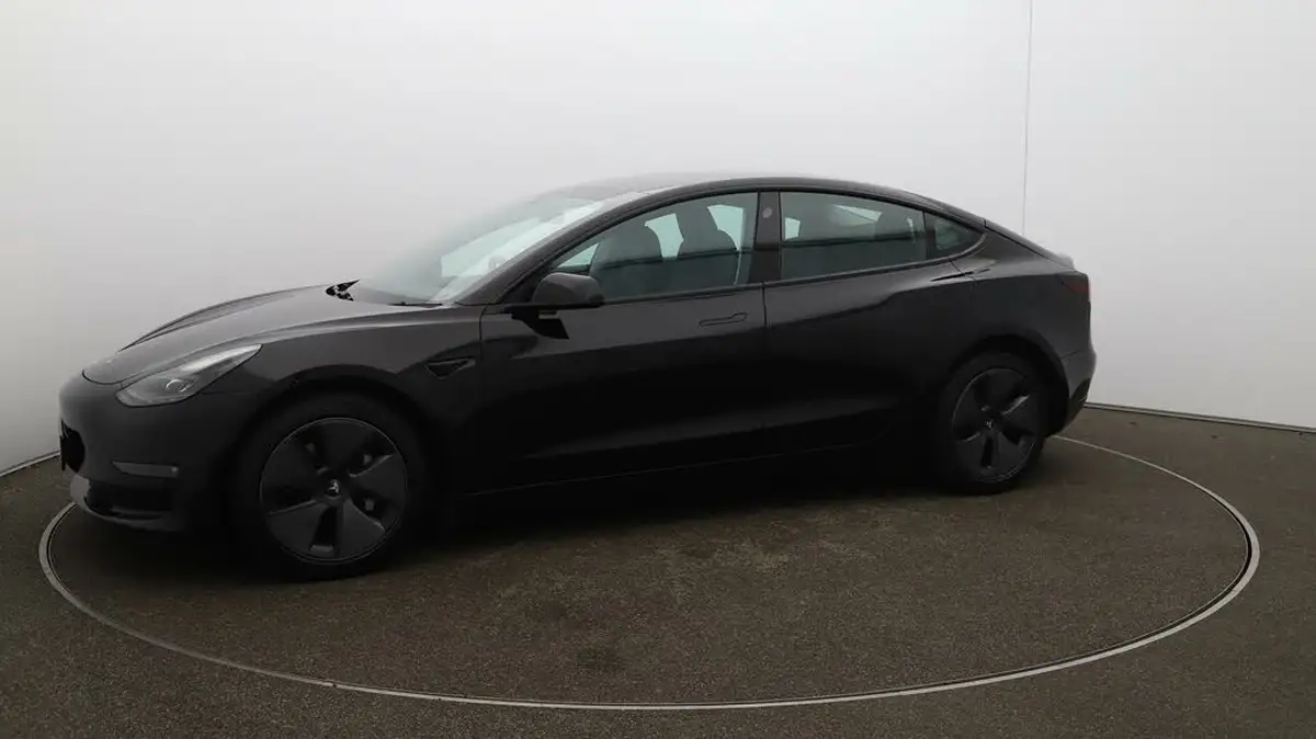 2022-tesla-model-3-e-long-range-big-58