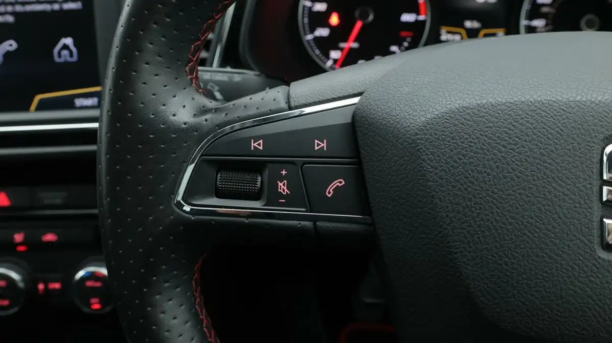 2017-seat-leon-14-tsi-fr-technology-sportcoupe-3d-big-26