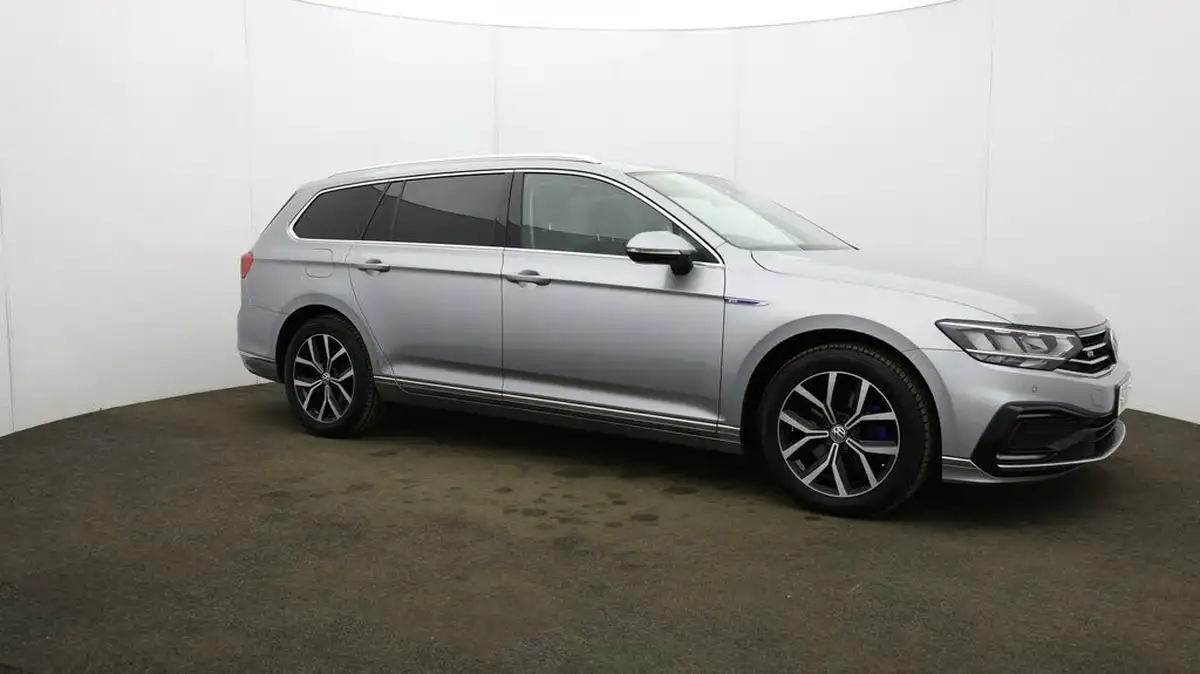 2020-volkswagen-passat-14-tsi-gte-estate-5d-big-40