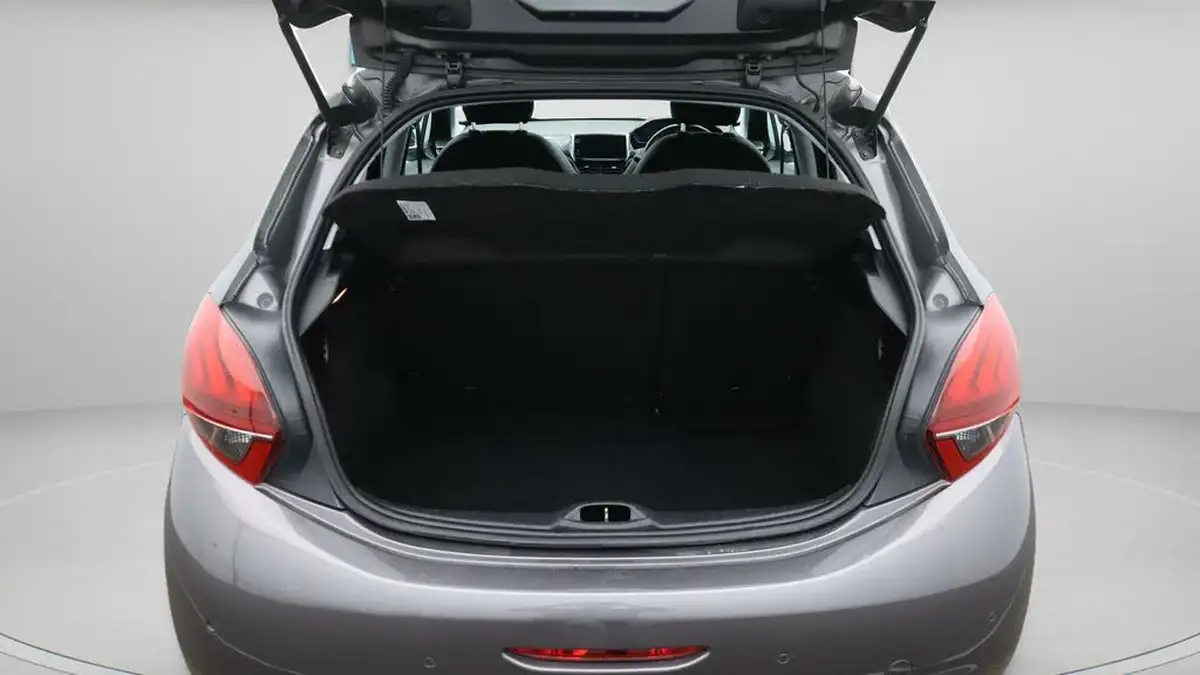2019-peugeot-208-12-puretech-gt-line-110bhp-big-17