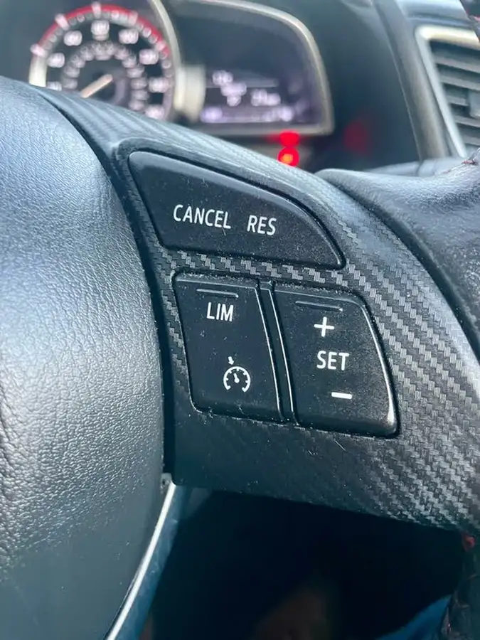2014-mazda-mazda3-20-se-l-nav-hatchback-5d-big-36