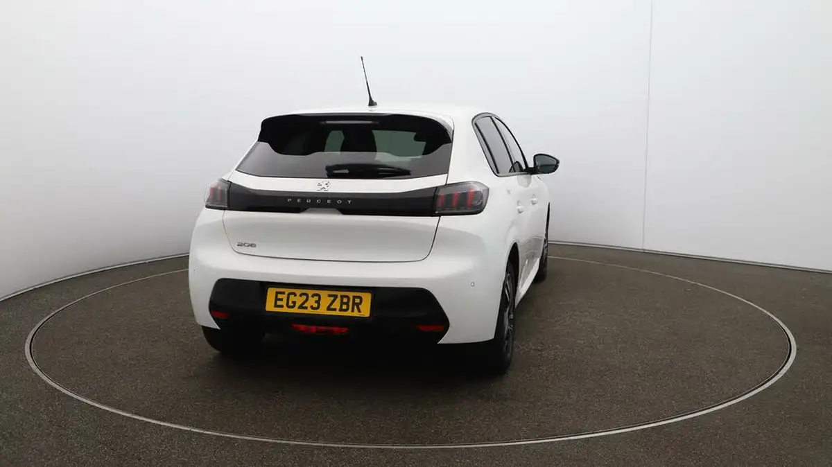 2023-peugeot-208-12-puretech-allure-premium-100ps-eat8-big-47