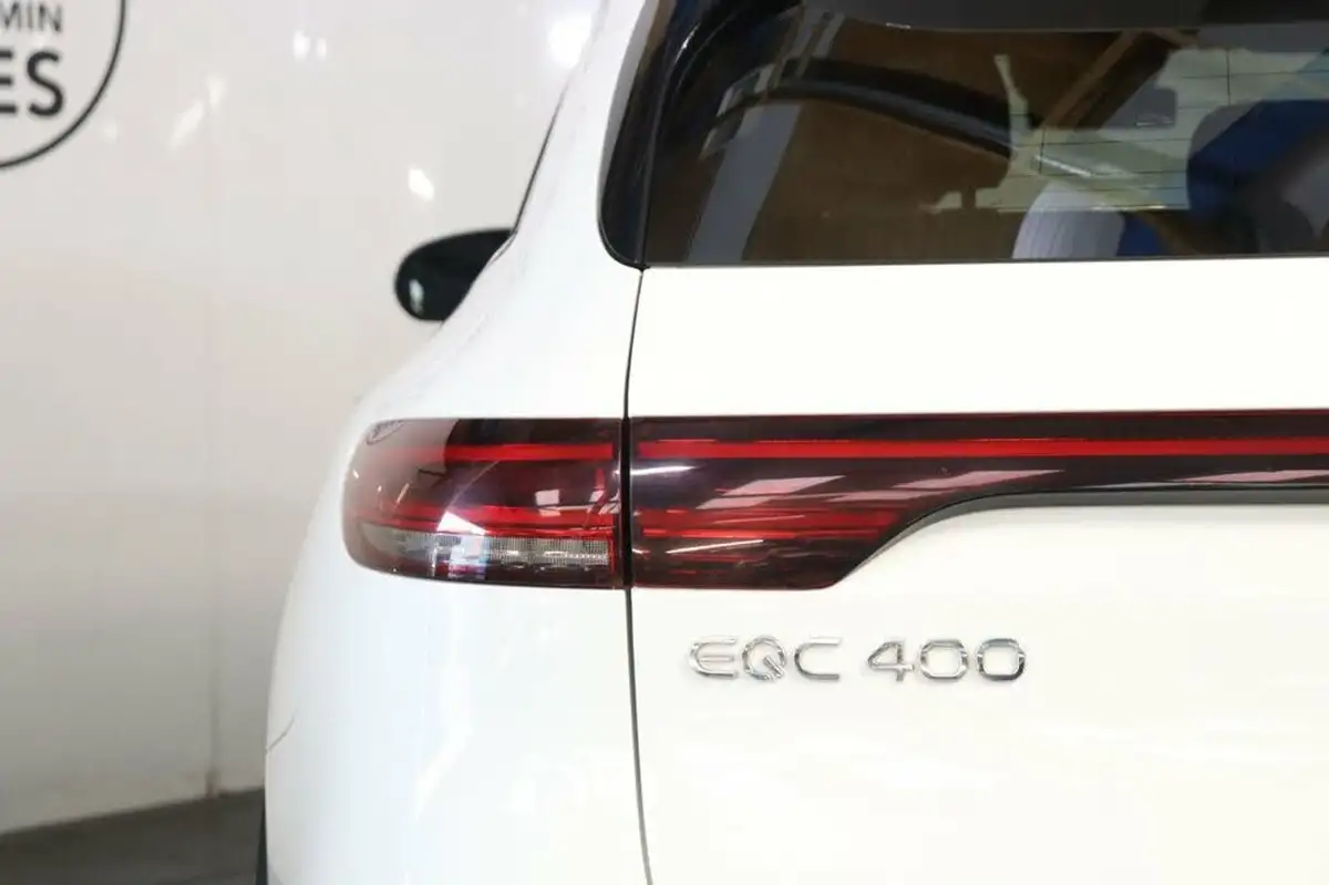 2022-mercedes-benz-eqc-e-eqc-400-amg-line-big-21