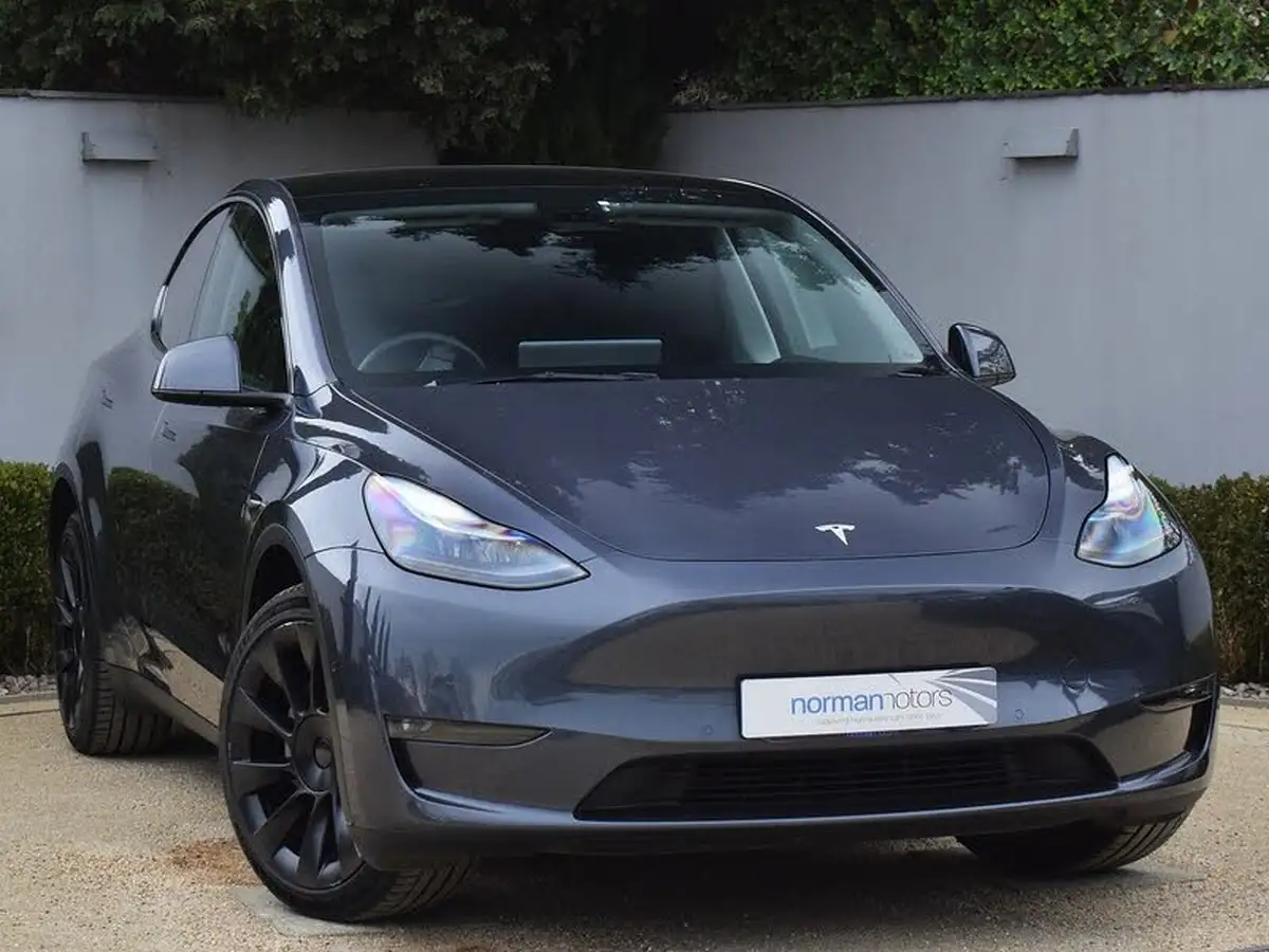 2022-tesla-model-y-e-long-range-big-6