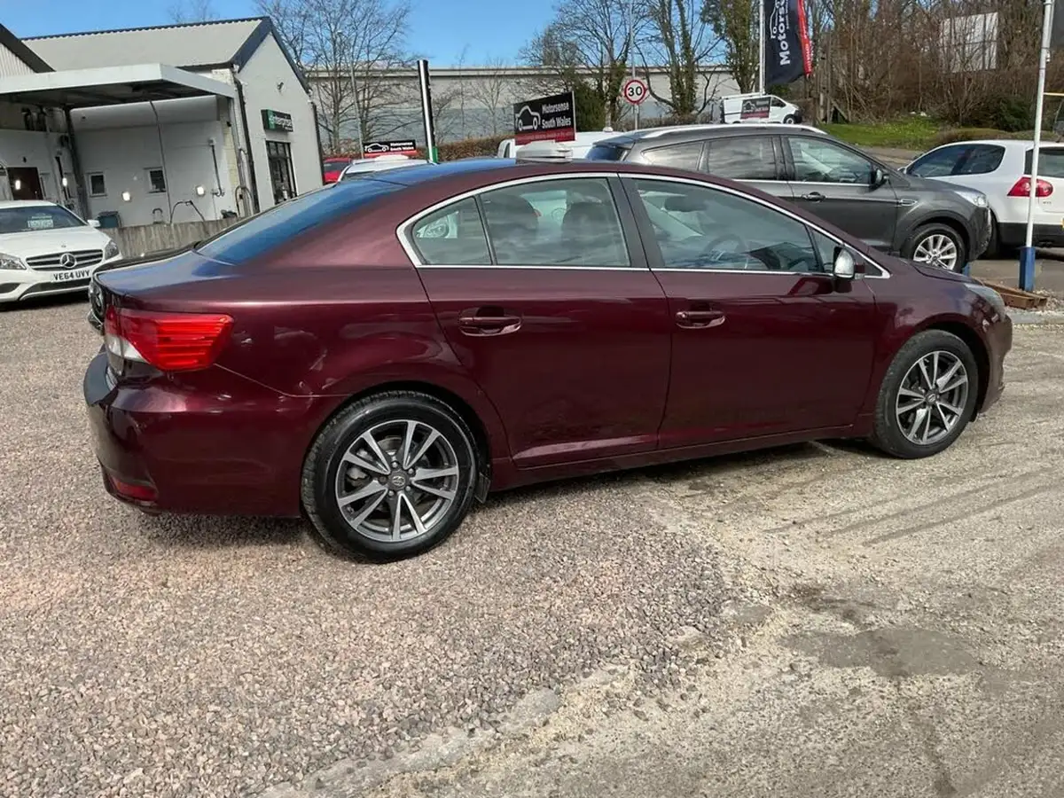 2015-toyota-avensis-20td-icon-business-edition-saloon-4d-big-60