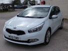 2013-kia-ceed-16crdi-2-hatchback-small-2