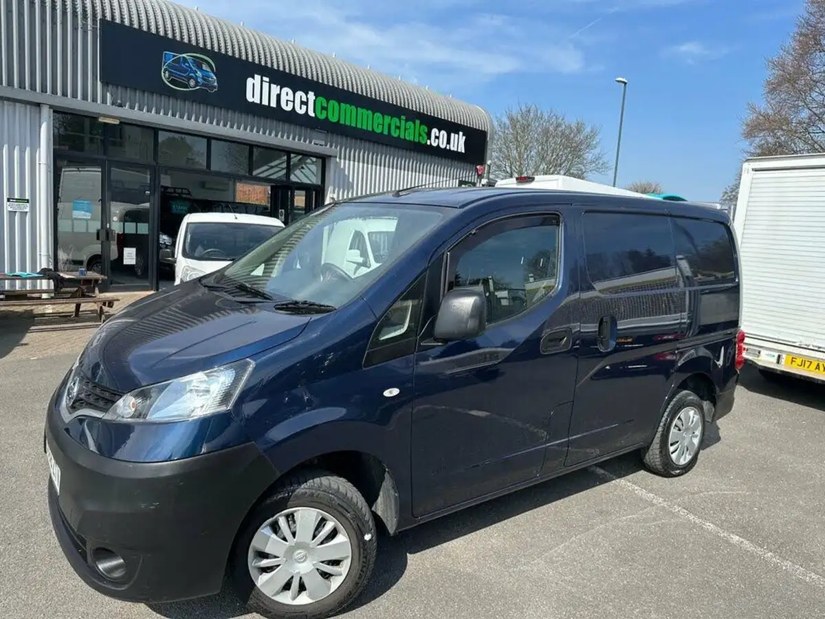 2019-nissan-nv200-15td-acenta-89bhp-crewcab-van-big-29