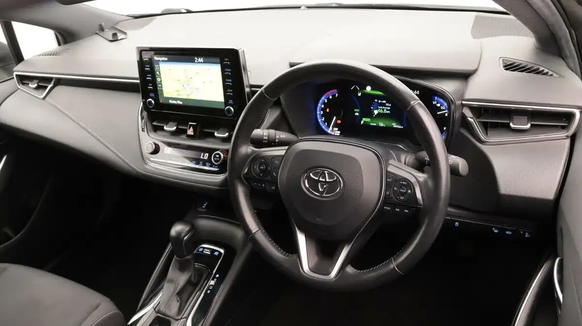 2019-toyota-corolla-18-vvt-i-design-trk-hatchback-5d-big-8