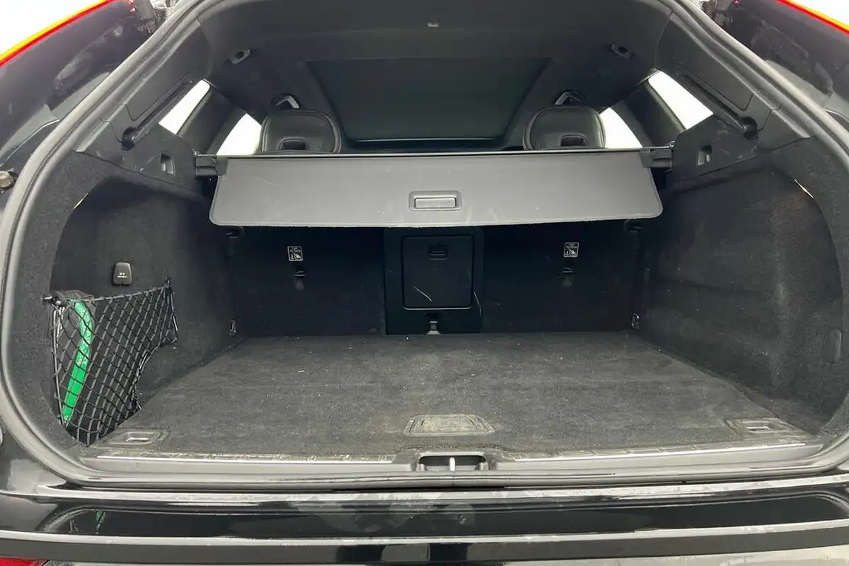 2021-volvo-xc60-20-t6-r-design-340bhp-big-7