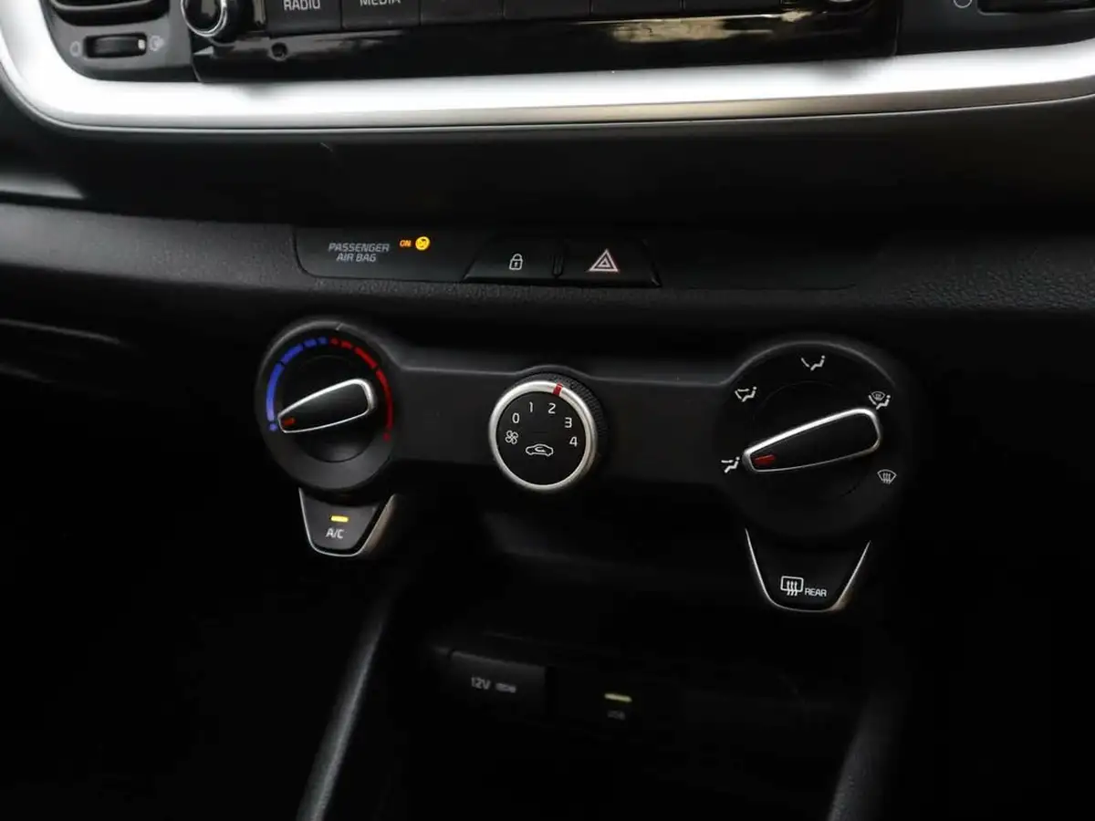 2022-kia-stonic-10-t-gdi-2-big-13