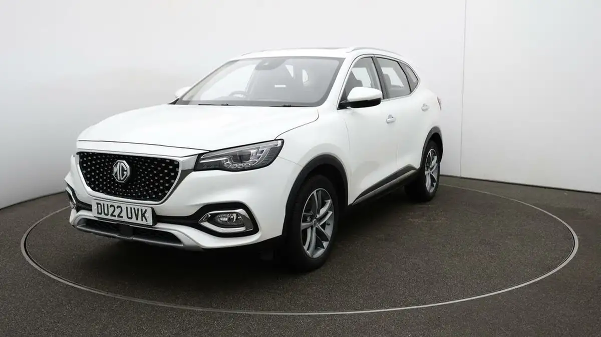 2022-mg-hs-15t-gdi-exclusive-162ps-big-31