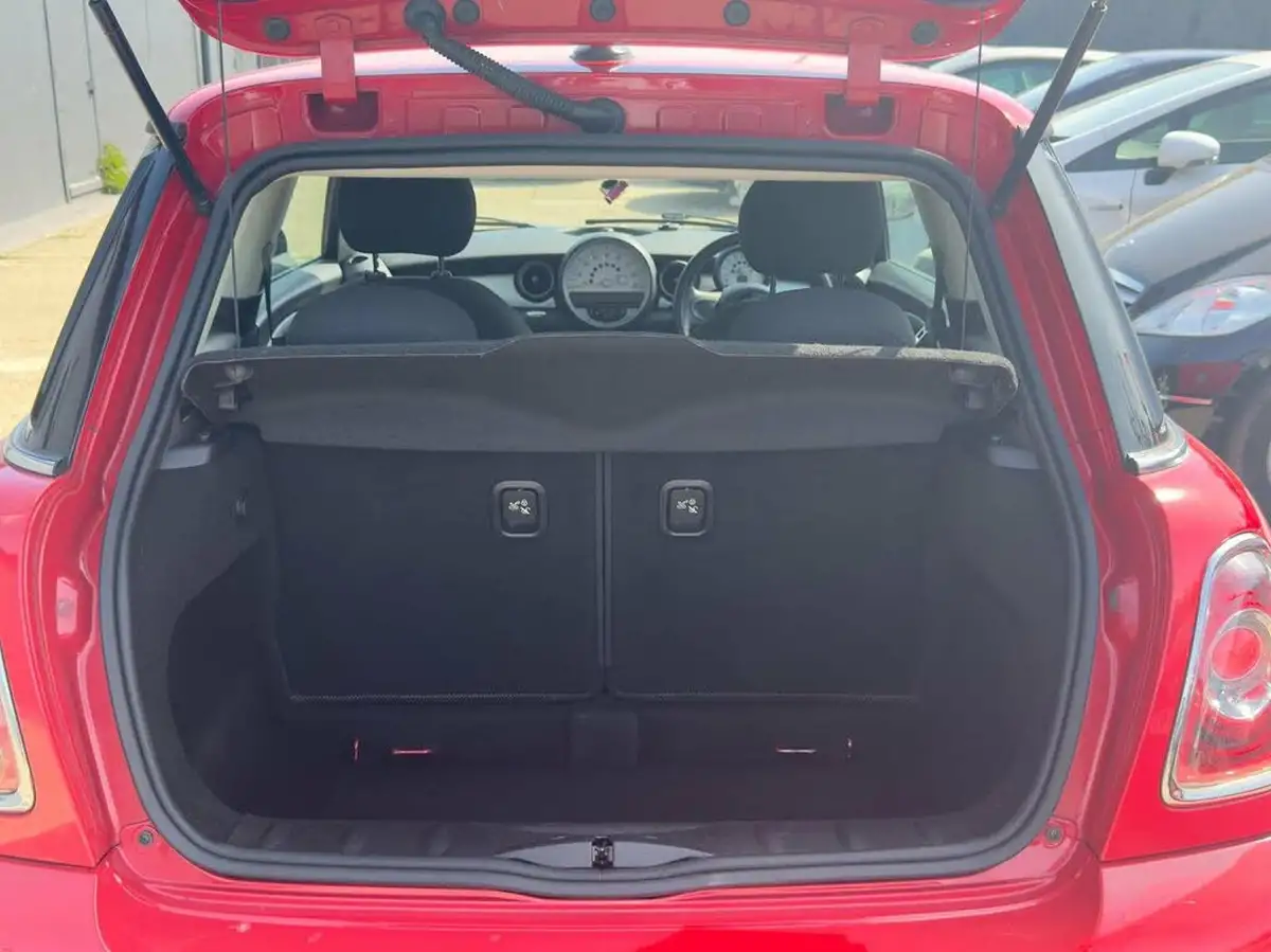 2013-mini-cooper-16-one-98bhp-sport-chili-hatchback-3d-big-38