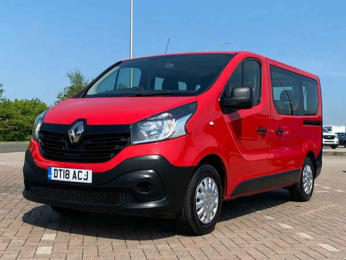 2018-renault-trafic-16dci-sl27-95-business-95-mini-bus-big-51