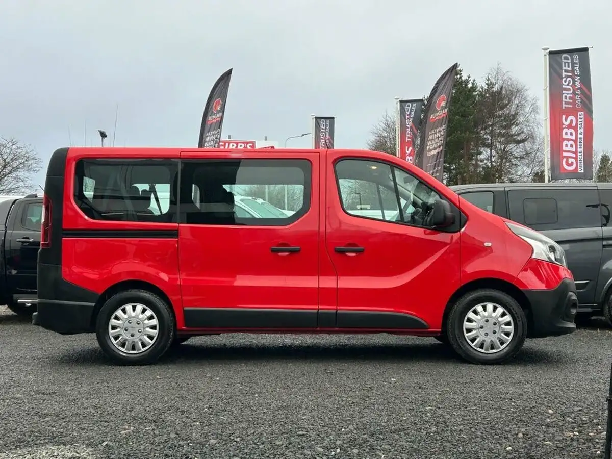 2018-renault-trafic-16dci-sl27-95-business-95-mini-bus-big-1