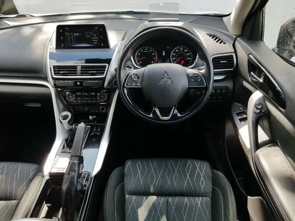2018-mitsubishi-eclipse-cross-15-3-big-6