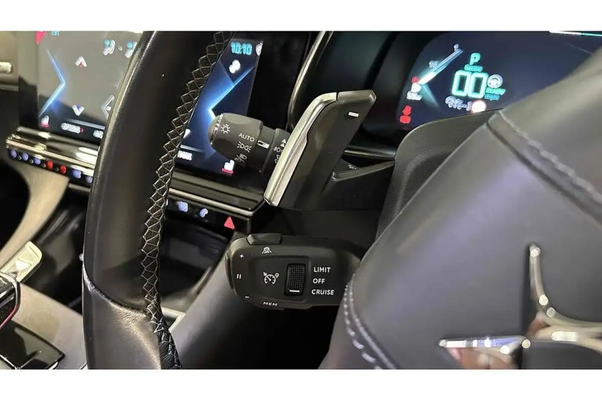 2020-ds-ds-7-crossback-e-tense-ultra-prestige-300ps-4x4-big-32