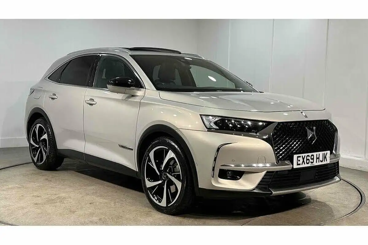 2020-ds-ds-7-crossback-e-tense-ultra-prestige-300ps-4x4-big-8