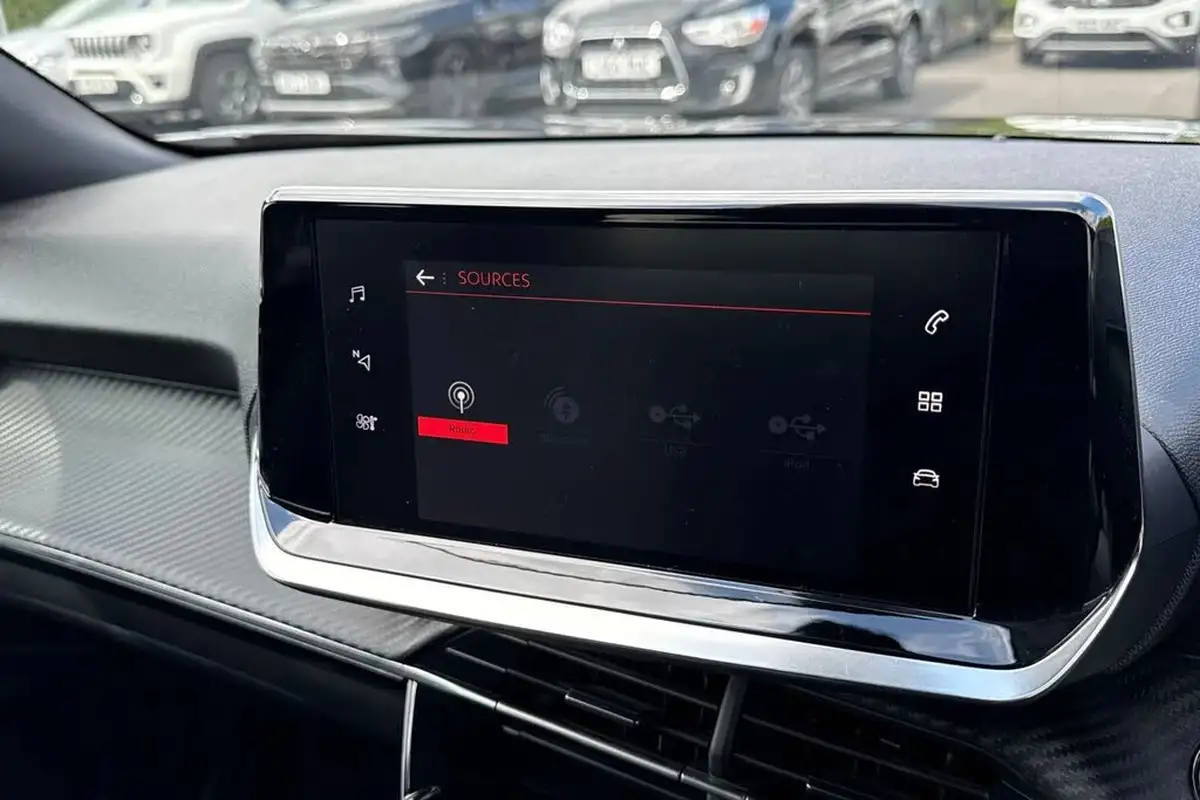 2023-peugeot-2008-suv-12-puretech-allure-premium-100bhp-big-44