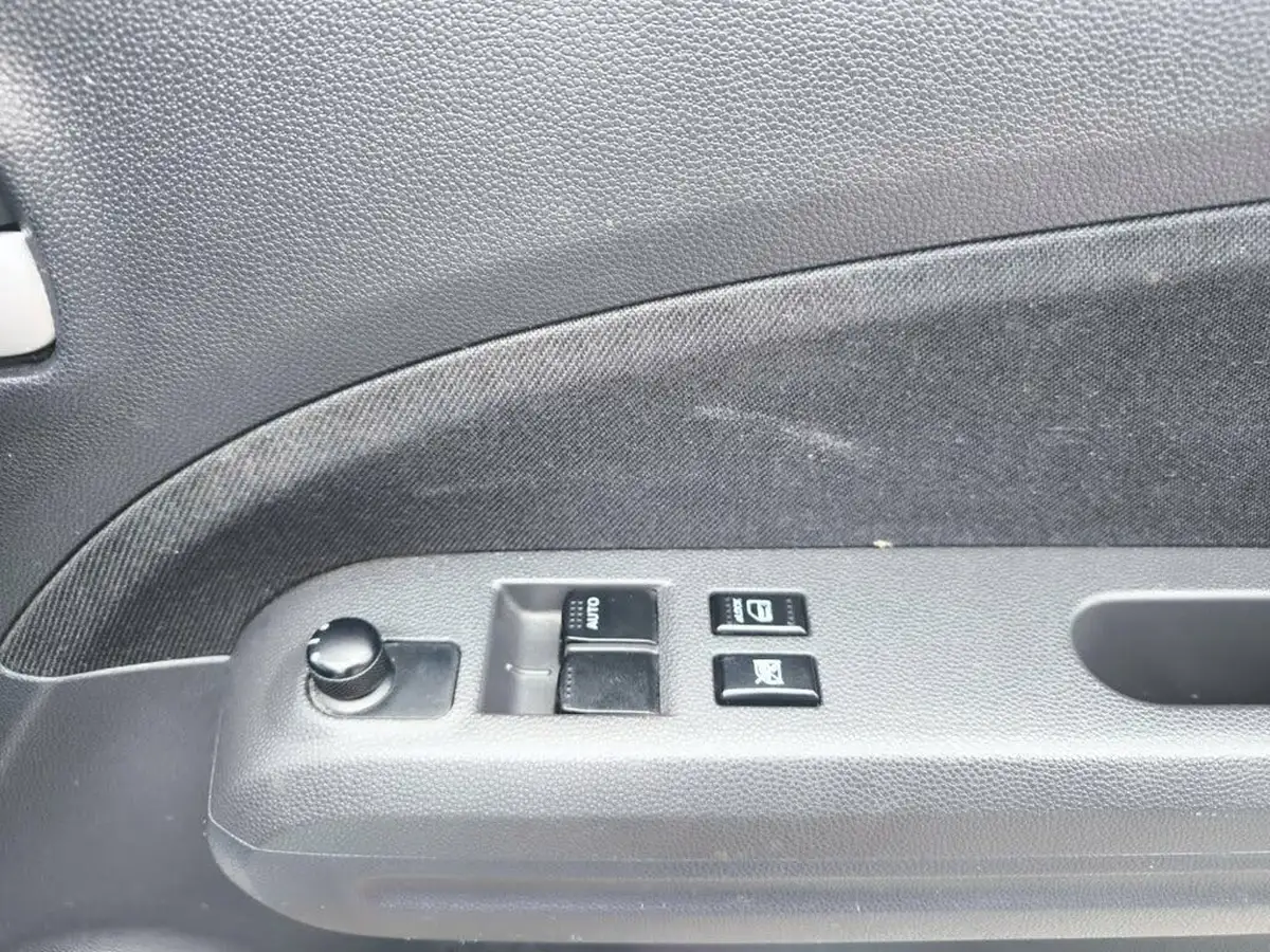 2012-suzuki-splash-12-sz4-auto-big-15