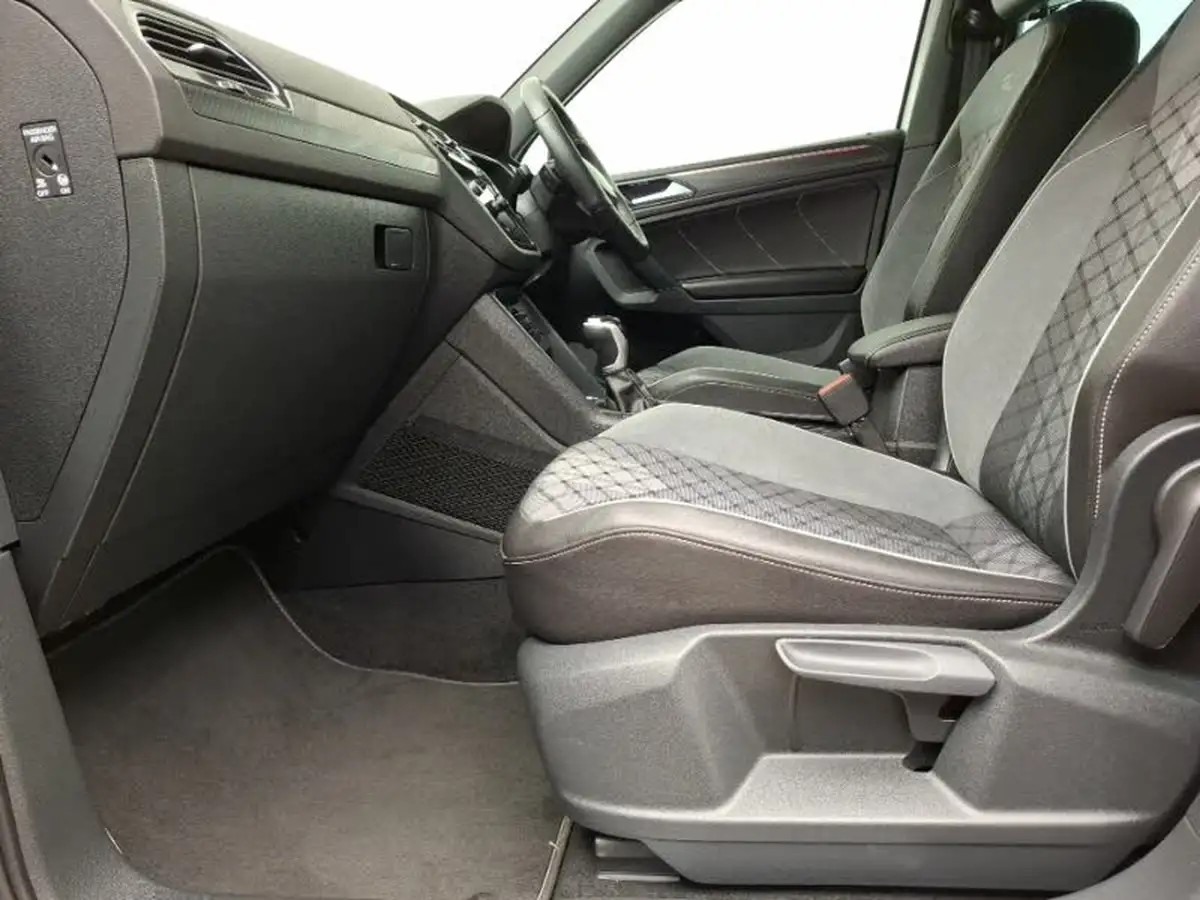 2024-volkswagen-tiguan-15-tsi-r-line-edition-big-4