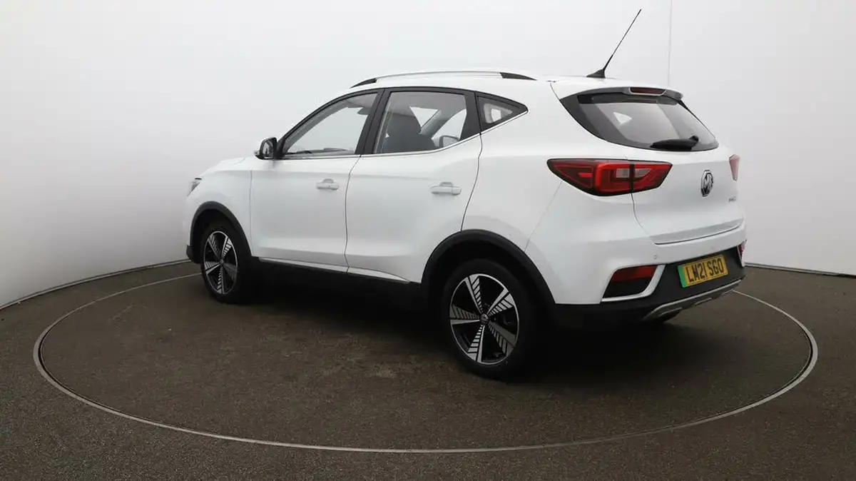 2021-mg-zs-suv-e-exclusive-ev-big-5