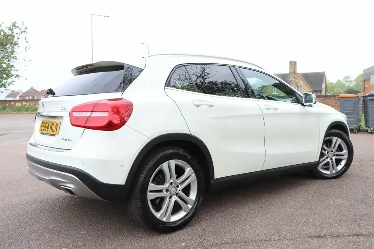 2014-mercedes-benz-gla-class-21cdi-se-premium-170bhp-220-4matic-7g-dct-big-9