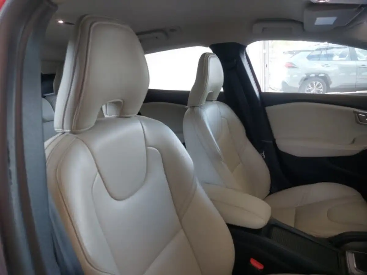 2019-volvo-v40-15-t3-inscription-big-17