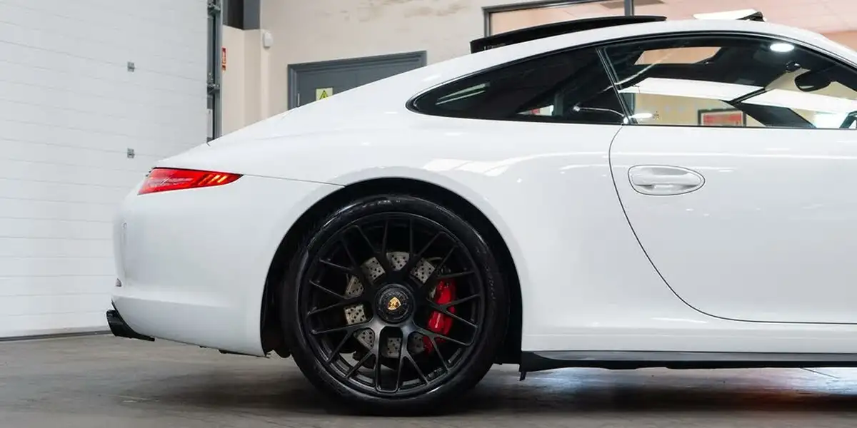 2015-porsche-911-38-carrera-gts-coupe-pdk-big-10