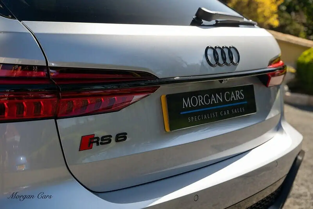 2021-audi-rs6-avant-40-tfsi-carbon-black-big-13