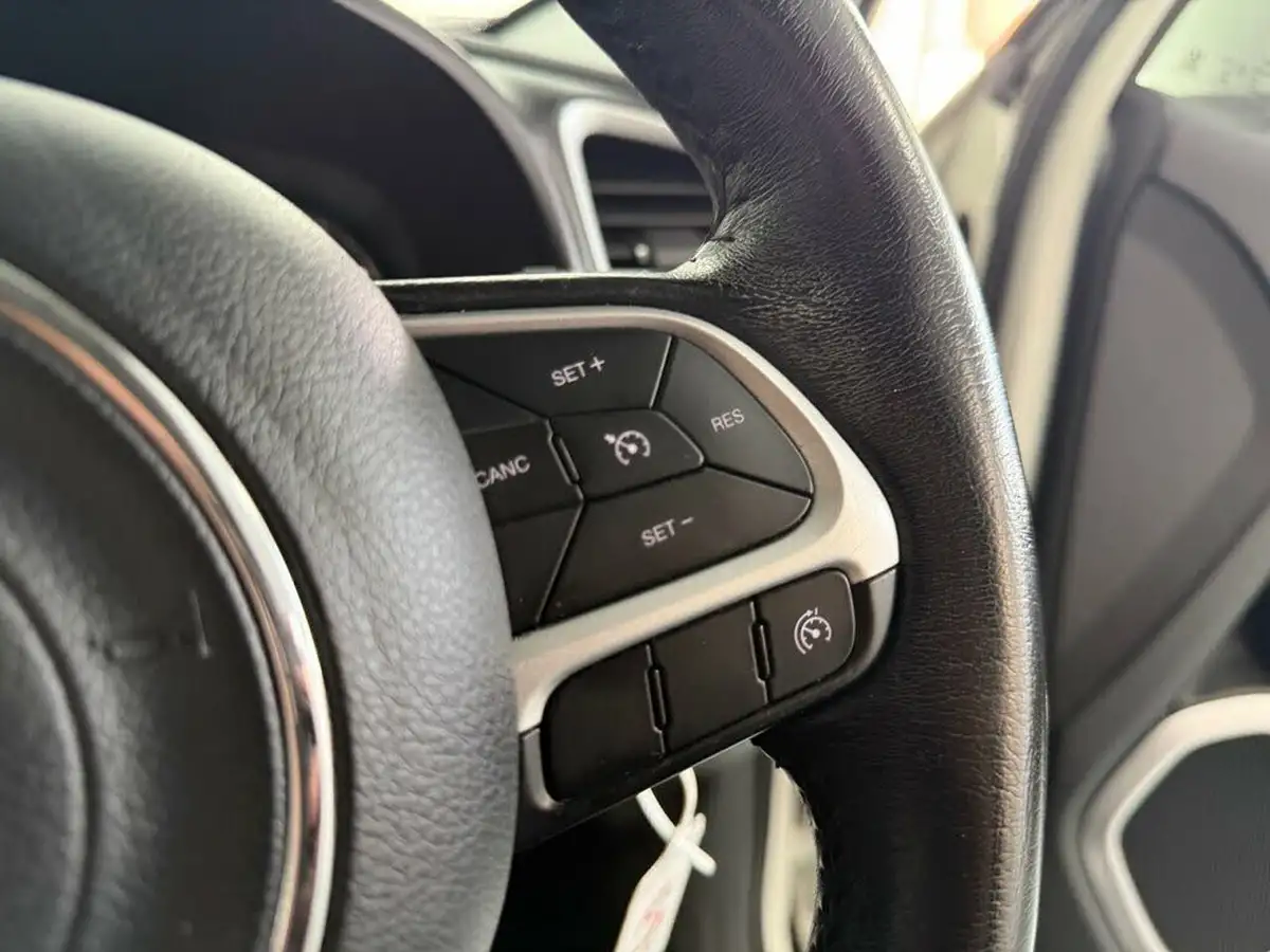 2017-jeep-renegade-16l-e-torq-longitude-big-27
