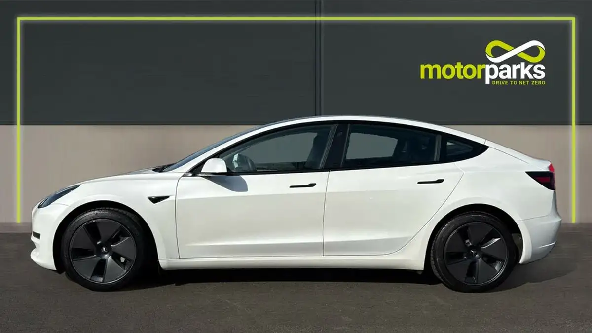 2022-tesla-model-3-e-long-range-big-5