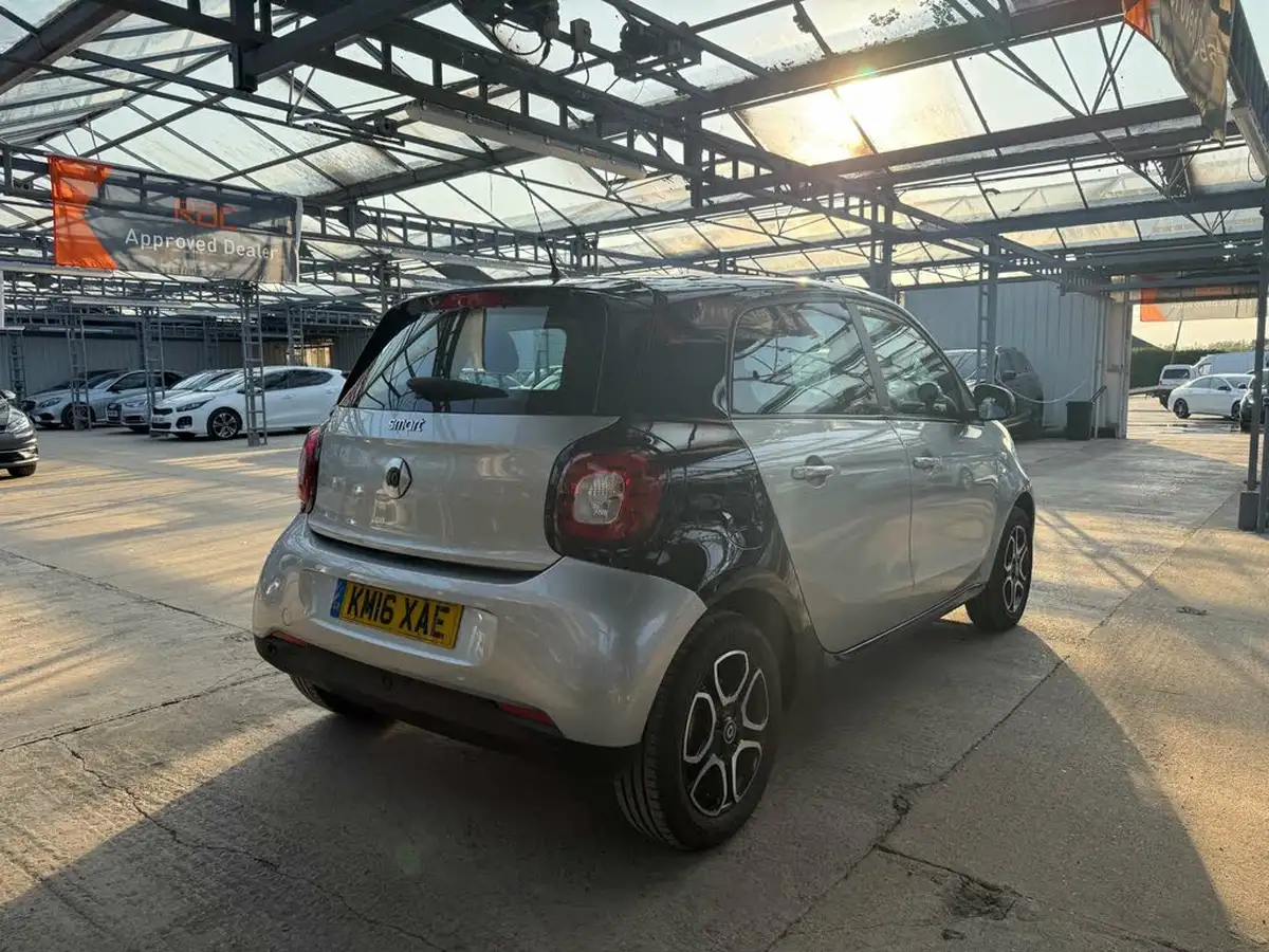 2016-smart-forfour-09-prime-premium-plusss-big-5